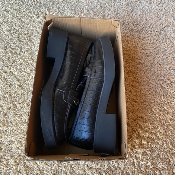 Kenneth Cole Reaction Sienna Lug Loafer - Black - Picture 8 of 9